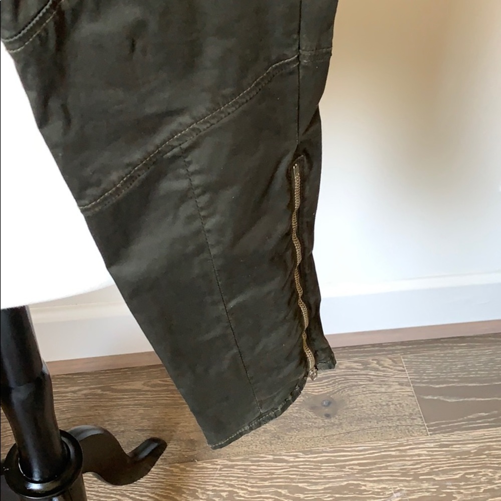 Pants - Picture 4 of 10